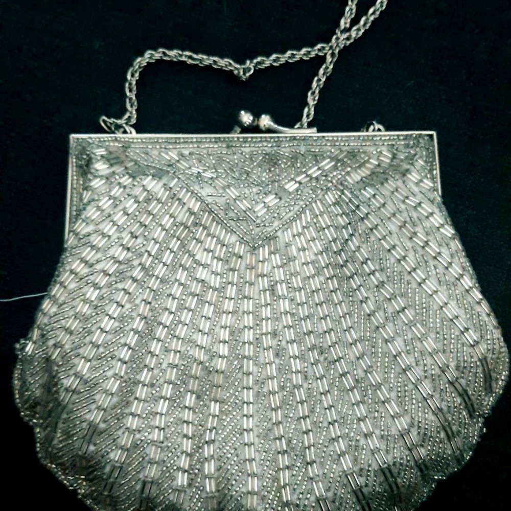 Vintage Shell Shape Purse w Sequins
